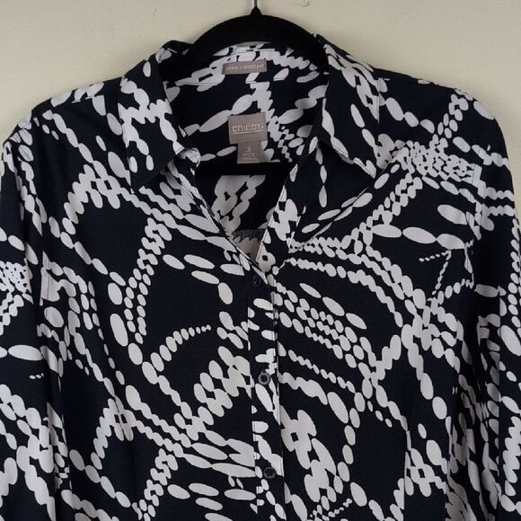 Chico's Navy & White Relaxed Button Down Shirt Top Wrinkle Resistant Size 3 (XL) - Picture 5 of 11